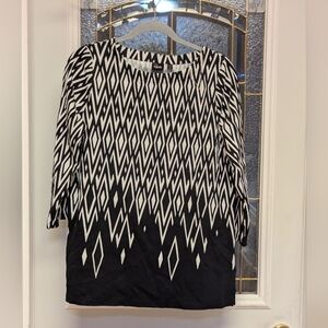 S385 Black and White Geometric Women's Top